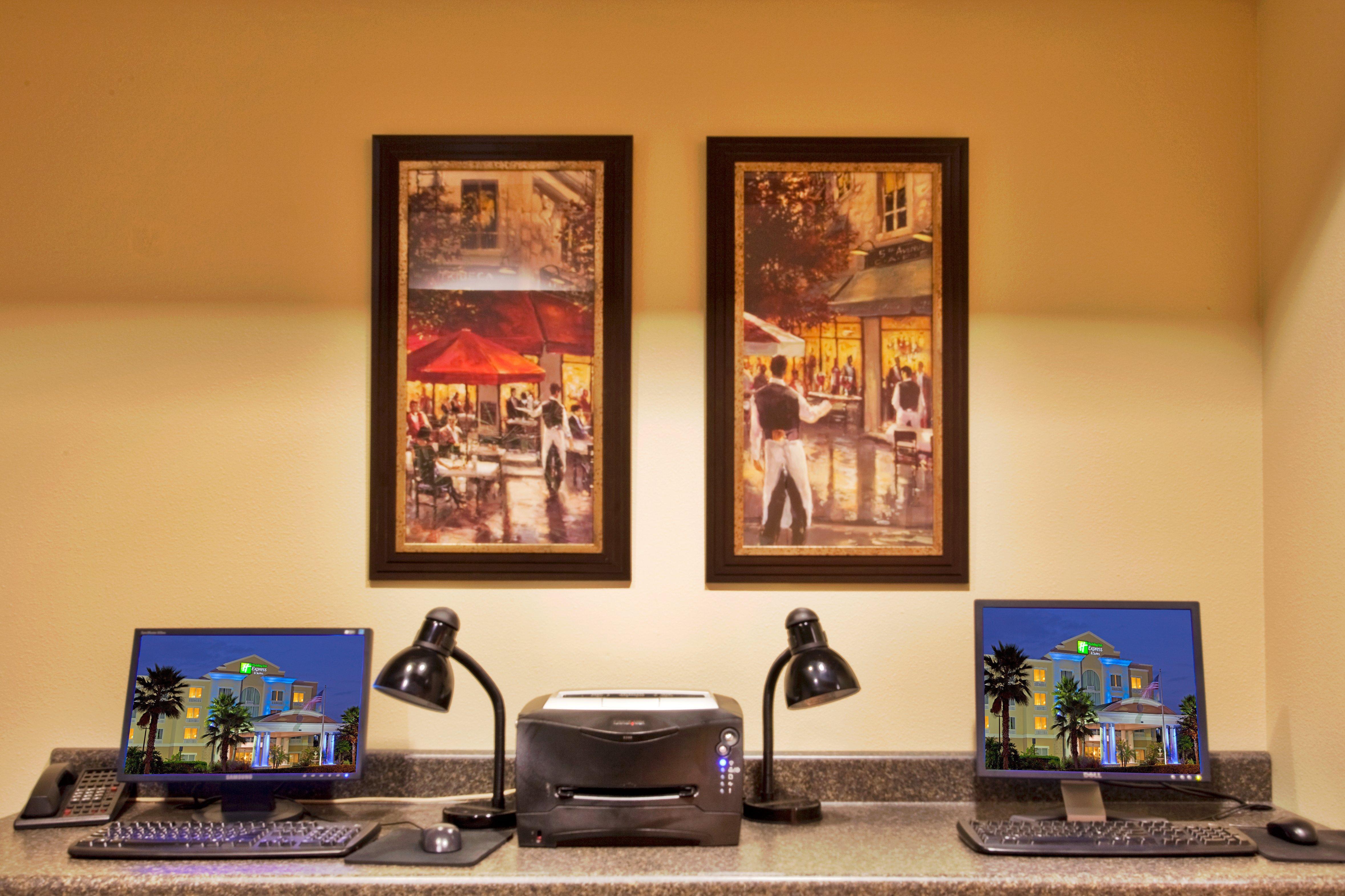 Holiday Inn Express And Suites Tampa I-75 At Bruce B. Downs By Ihg Exteriör bild