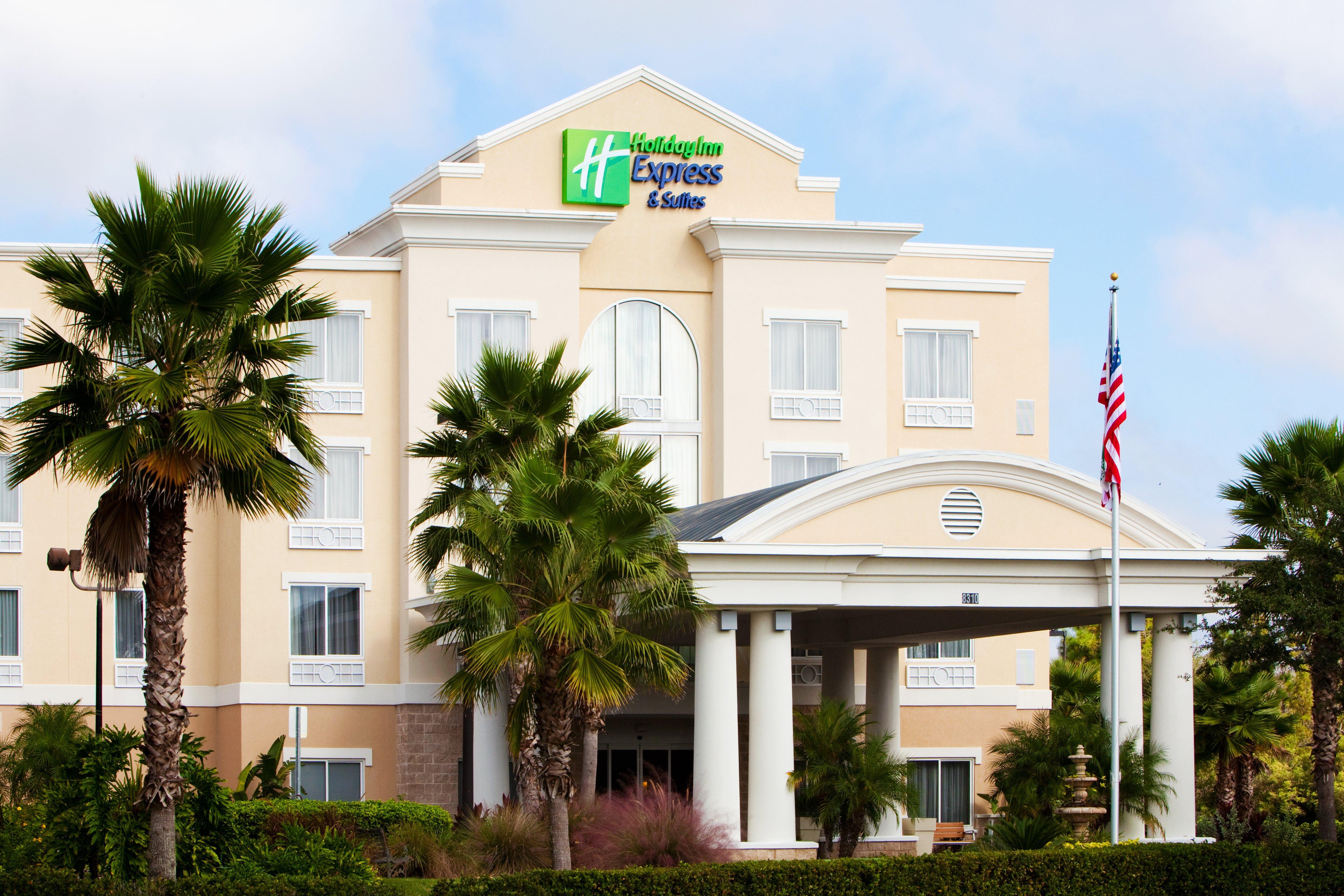 Holiday Inn Express And Suites Tampa I-75 At Bruce B. Downs By Ihg Exteriör bild