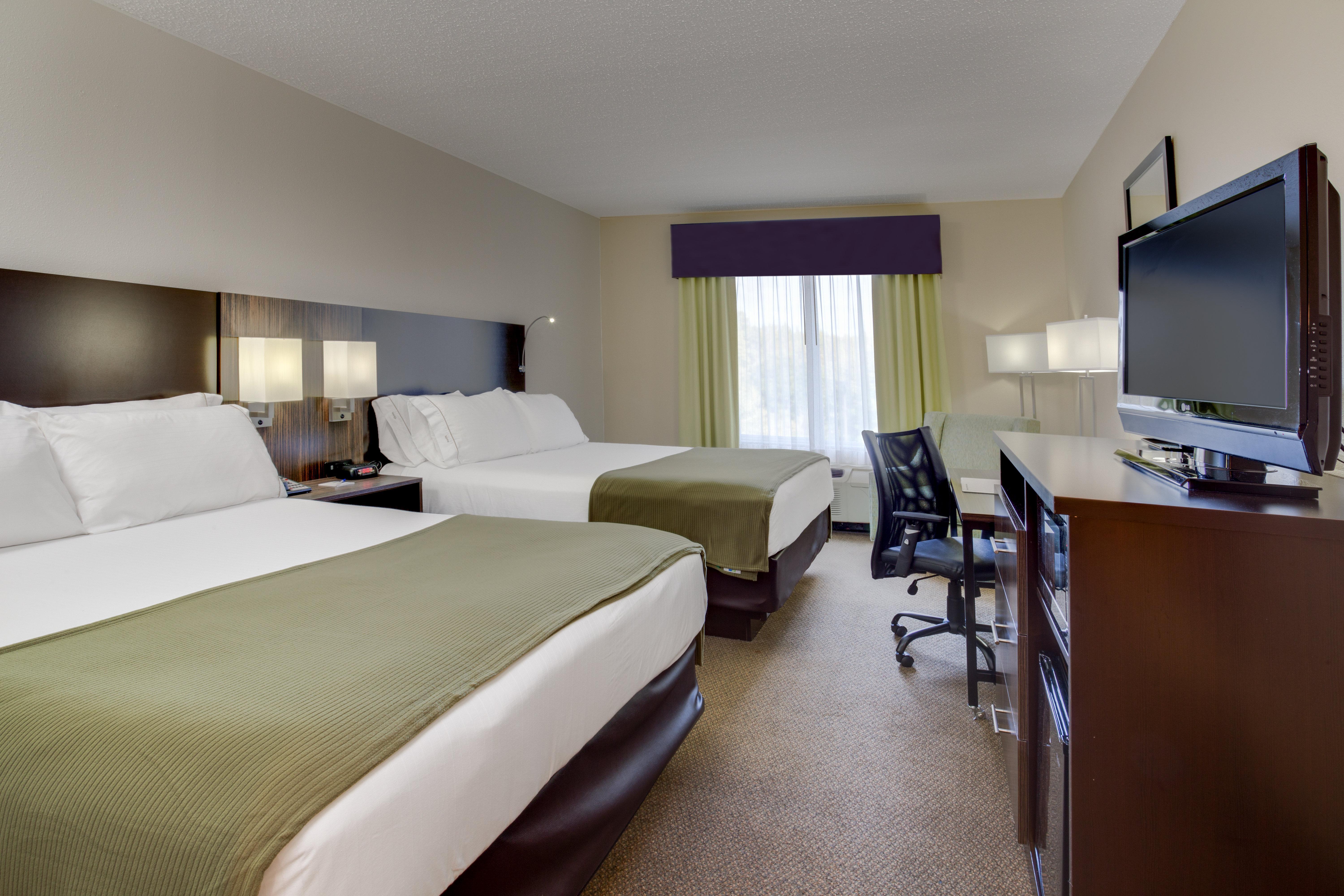 Holiday Inn Express And Suites Tampa I-75 At Bruce B. Downs By Ihg Exteriör bild