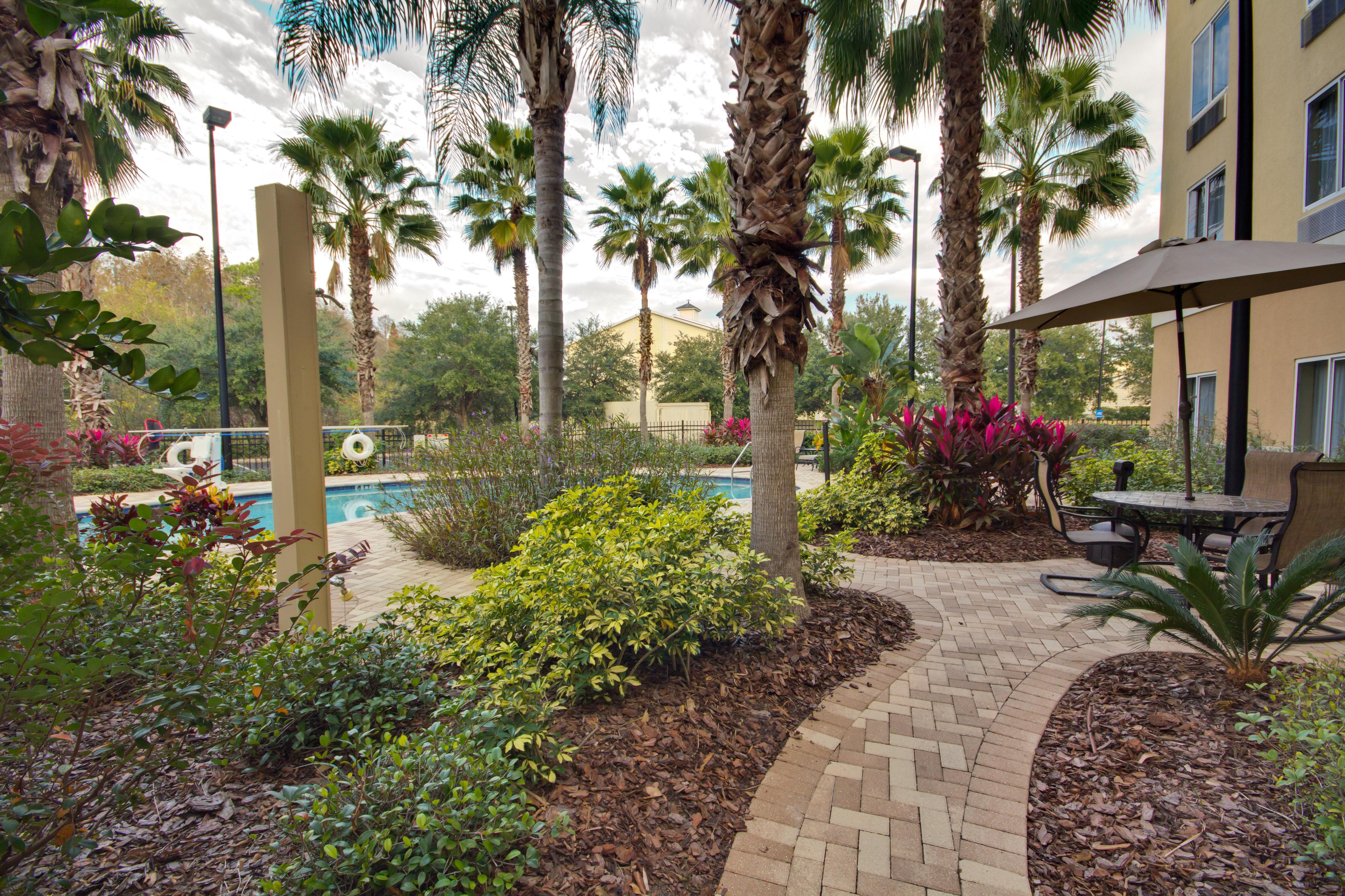Holiday Inn Express And Suites Tampa I-75 At Bruce B. Downs By Ihg Exteriör bild